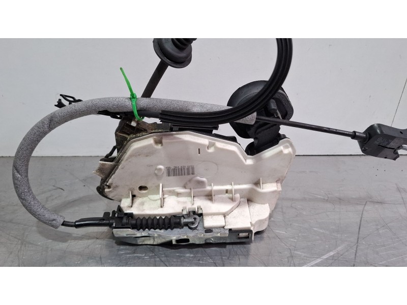 Recambio de cerradura puerta trasera izquierda para volkswagen golf blue motion referencia OEM IAM 5K0839015H  