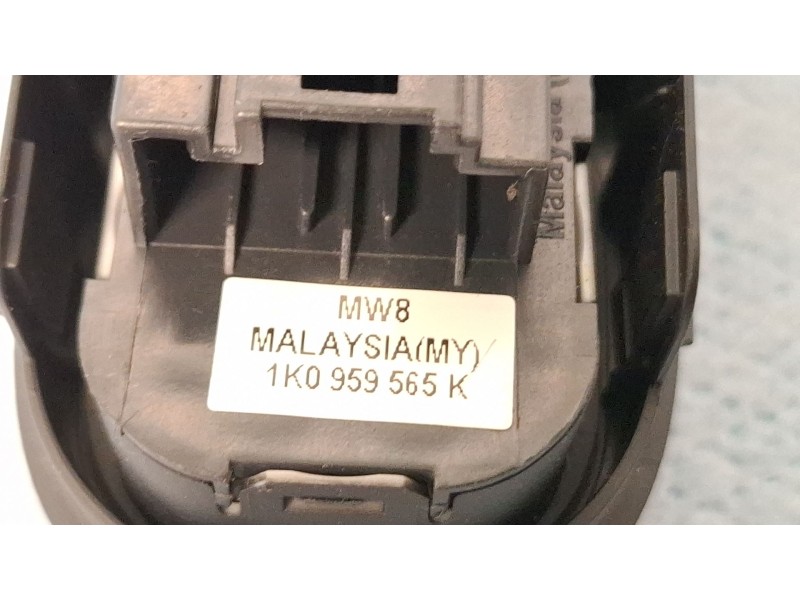 Recambio de mando elevalunas delantero izquierdo para volkswagen golf blue motion referencia OEM IAM 1k4959857b  