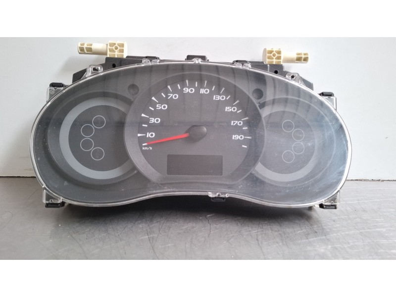 Recambio de cuenta kilometros para renault kangoo referencia OEM IAM P8200796005-A  