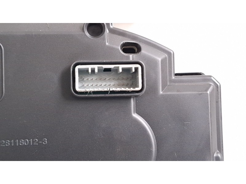 Recambio de cuenta kilometros para renault kangoo referencia OEM IAM P8200796005-A  