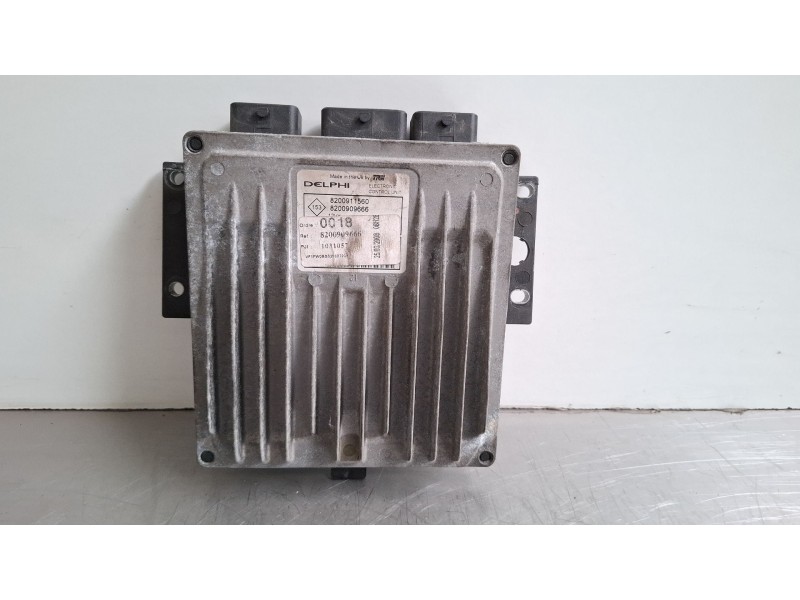 Recambio de centralita motor para renault kangoo referencia OEM IAM 8200911560 8200909666  