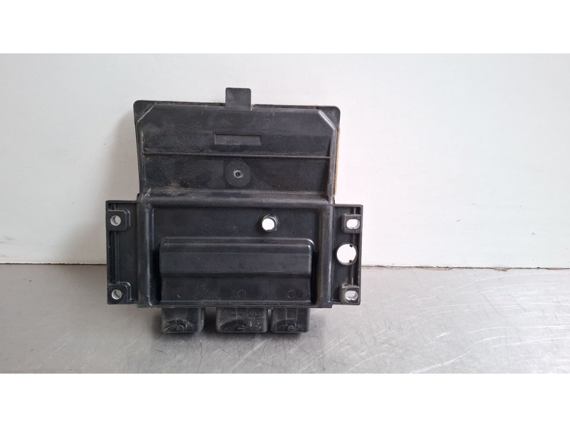 Recambio de centralita motor para renault kangoo referencia OEM IAM 8200911560 8200909666  