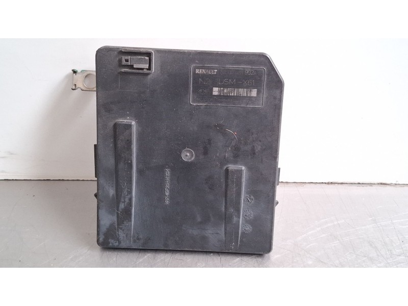 Recambio de caja reles / fusibles para renault kangoo referencia OEM IAM 8200451902  