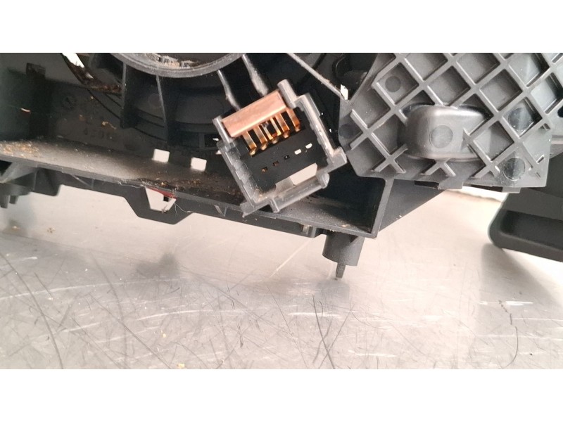 Recambio de mando multifuncion para renault kangoo referencia OEM IAM 8200475565  