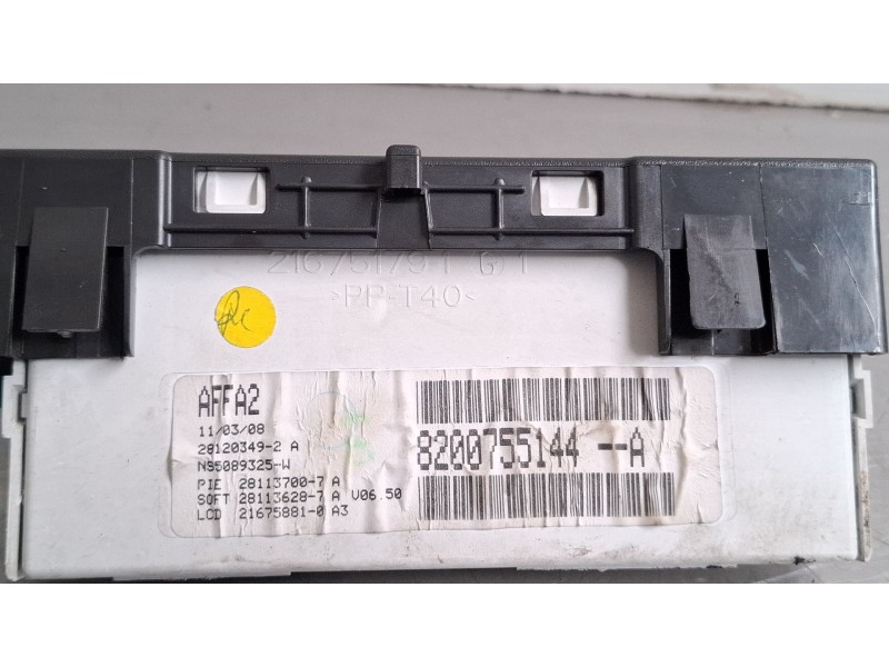 Recambio de pantalla multifuncion para renault kangoo referencia OEM IAM 8200755144-A  