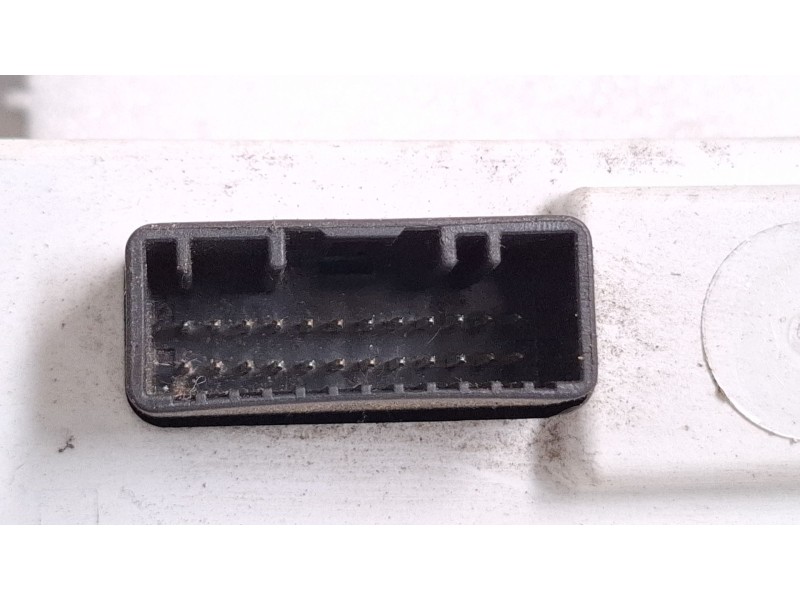 Recambio de pantalla multifuncion para renault kangoo referencia OEM IAM 8200755144-A  