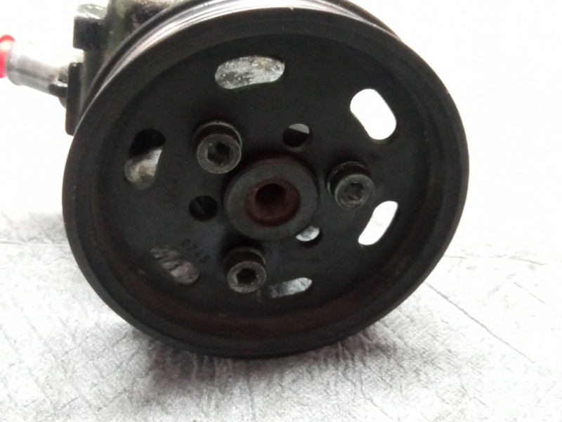 Recambio de bomba direccion asistida para audi a4 referencia OEM IAM 7690955121POLEA038145255B  