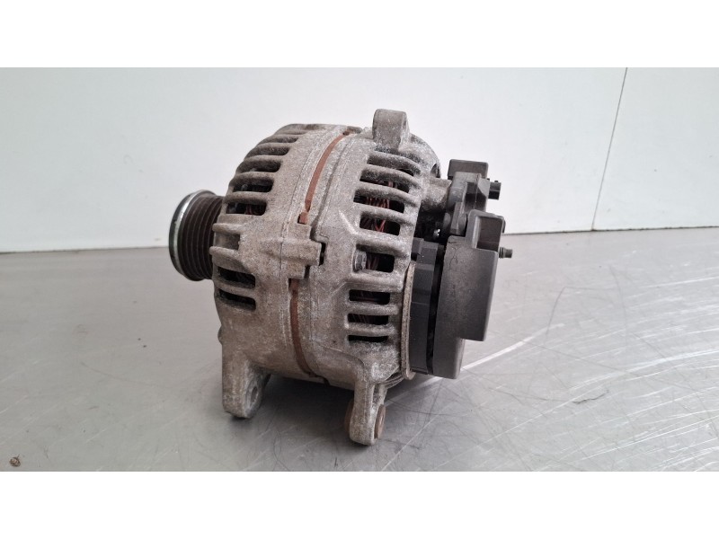 Recambio de alternador para renault kangoo referencia OEM IAM 8200660034  