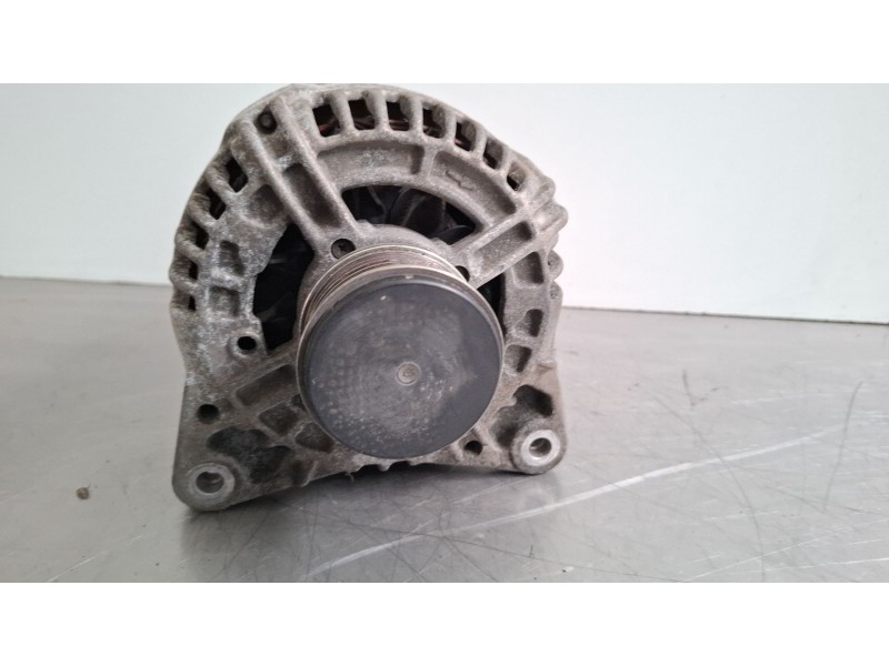 Recambio de alternador para renault kangoo referencia OEM IAM 8200660034  