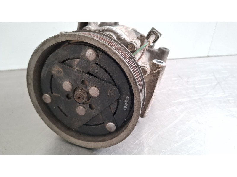 Recambio de compresor aire acondicionado para renault kangoo referencia OEM IAM 8200651251  