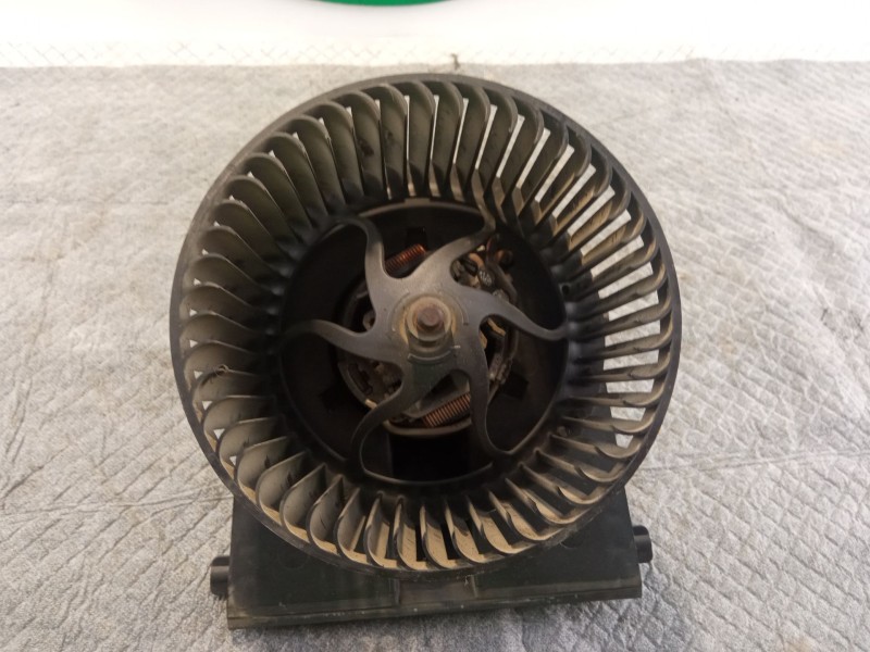 Recambio de ventilador calefaccion para volkswagen golf referencia OEM IAM 1J1819021C  