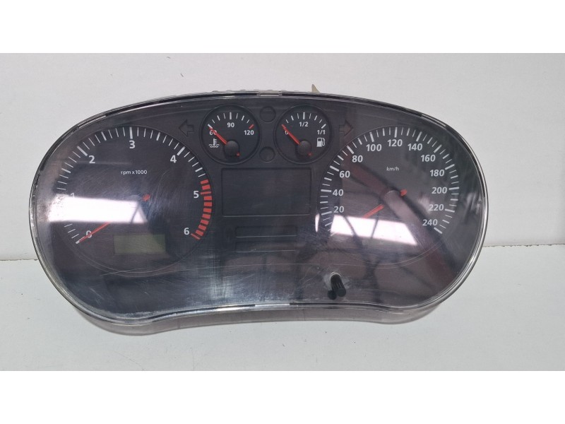 Recambio de cuenta kilometros para seat leon referencia OEM IAM 8831292  