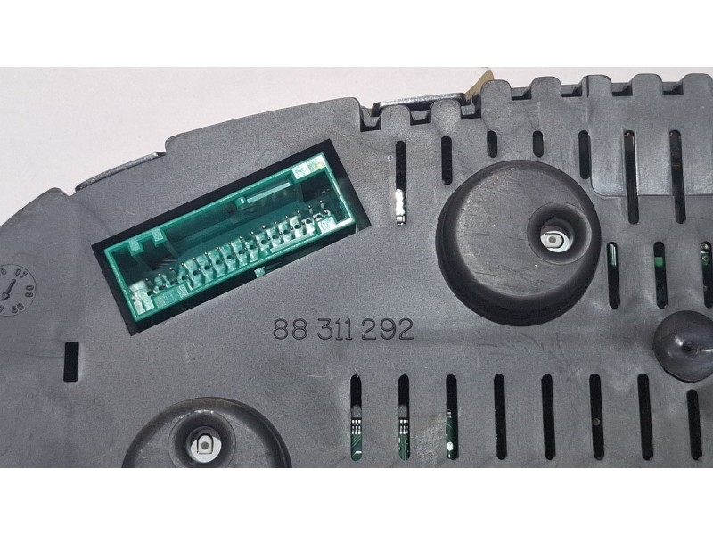 Recambio de cuenta kilometros para seat leon referencia OEM IAM 8831292  