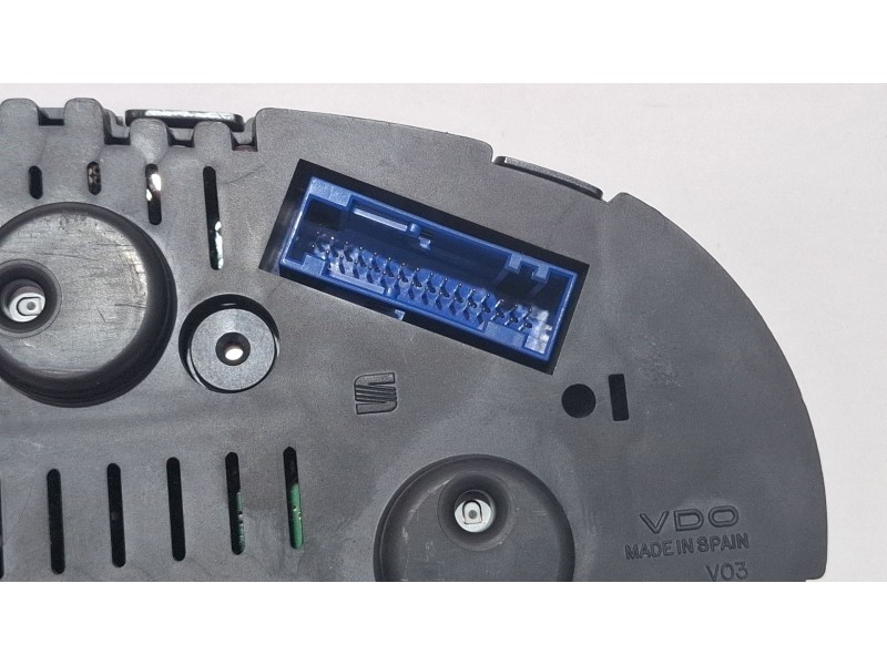 Recambio de cuenta kilometros para seat leon referencia OEM IAM 8831292  