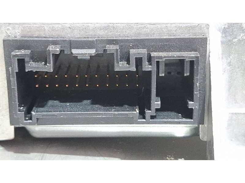 Recambio de centralita airbag para renault megane referencia OEM IAM 8200411004  