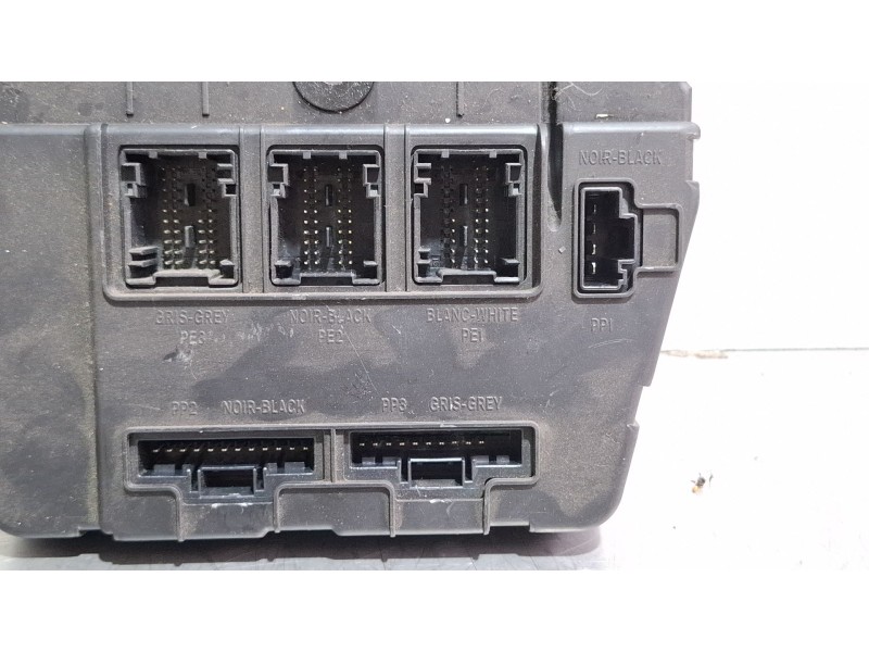 Recambio de modulo electronico para renault megane referencia OEM IAM 8200309690  