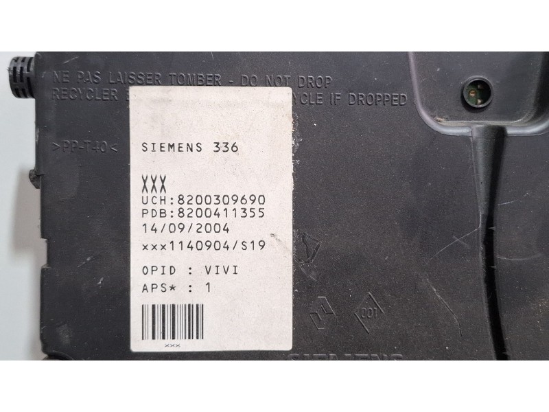 Recambio de modulo electronico para renault megane referencia OEM IAM 8200309690  