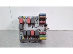 Recambio de caja reles / fusibles para fiat stilo referencia OEM IAM 46796538  