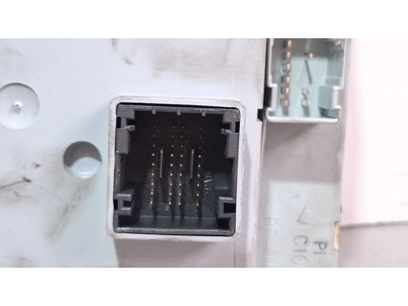 Recambio de caja reles / fusibles para fiat stilo referencia OEM IAM 501208530100 46797609  