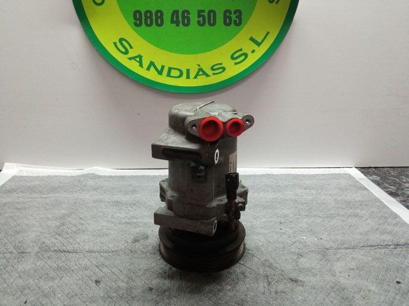 Recambio de compresor aire acondicionado para renault fluence referencia OEM IAM 8201025121  