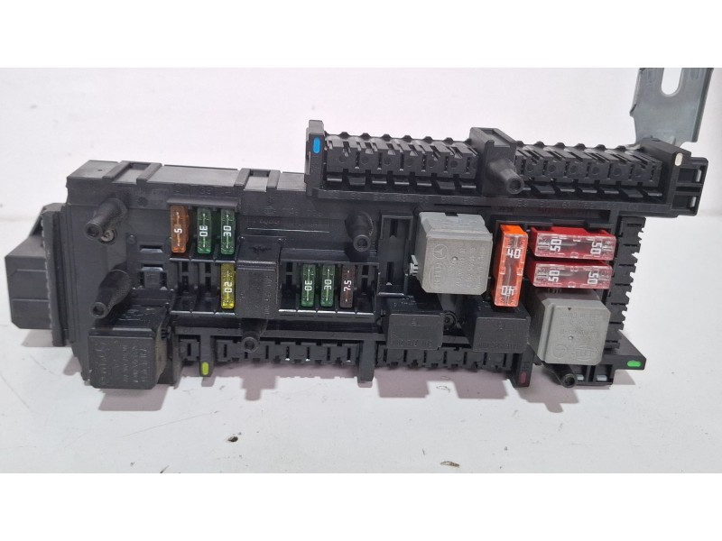 Recambio de caja reles / fusibles para mercedes-benz c 200 cdi referencia OEM IAM 5DK009225-28  