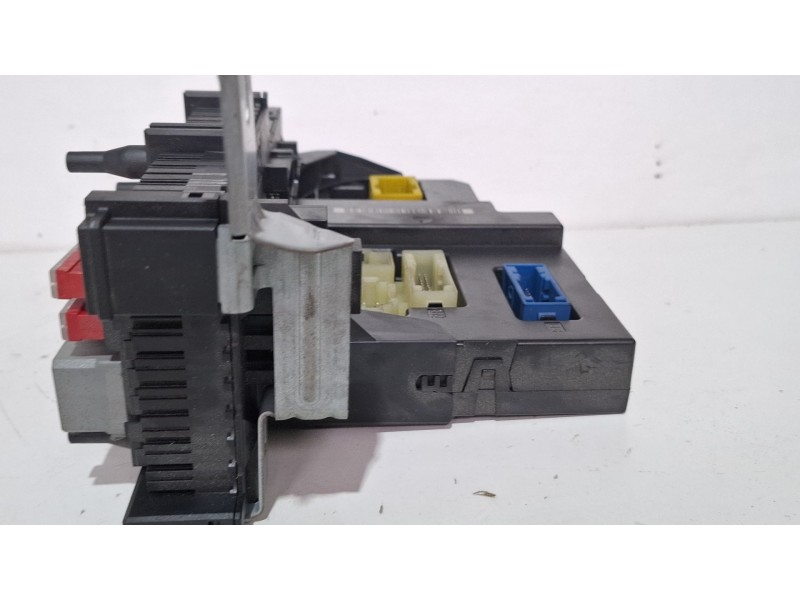 Recambio de caja reles / fusibles para mercedes-benz c 200 cdi referencia OEM IAM 5DK009225-28  