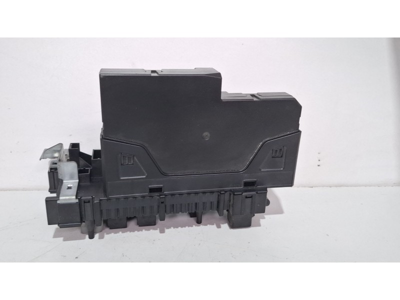 Recambio de caja reles / fusibles para mercedes-benz c 200 cdi referencia OEM IAM 5DK009225-28  
