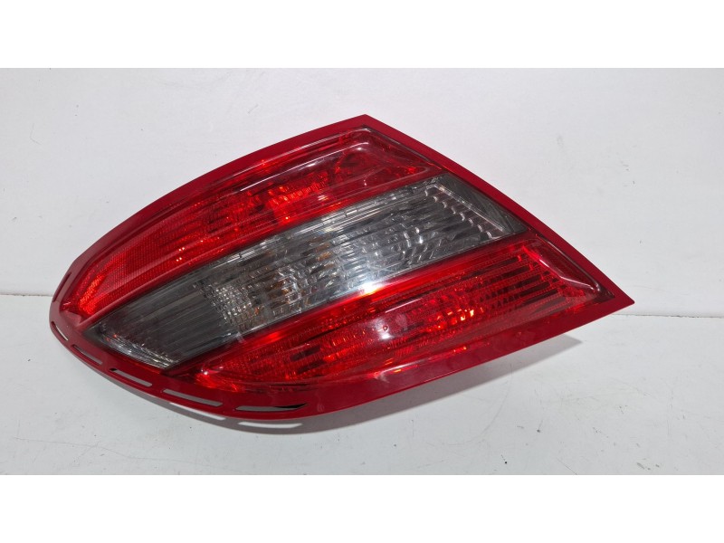 Recambio de piloto trasero izquierdo para mercedes-benz c 200 cdi referencia OEM IAM 2048202964L  