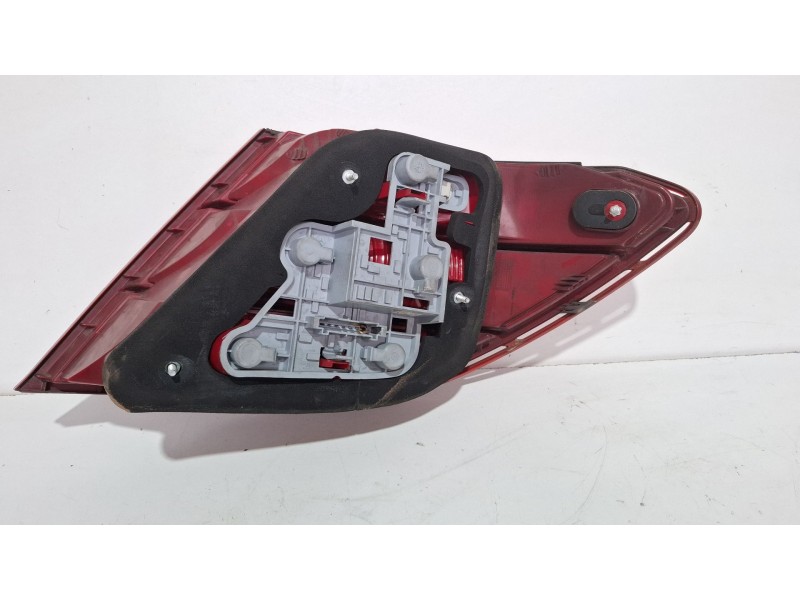 Recambio de piloto trasero izquierdo para mercedes-benz c 200 cdi referencia OEM IAM 2048202964L  