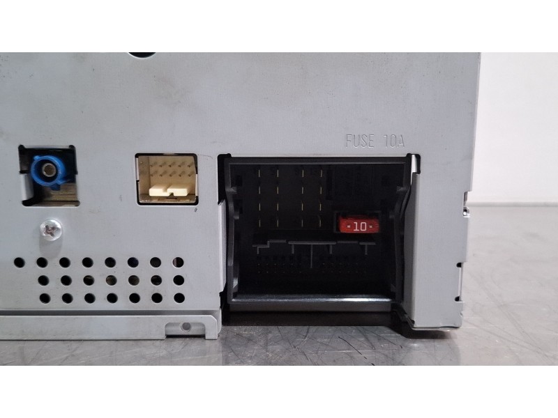 Recambio de sistema audio / radio cd para mercedes-benz c 200 cdi referencia OEM IAM A2048700196  