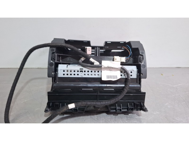 Recambio de pantalla multifuncion para mercedes-benz c 200 cdi referencia OEM IAM A20468012319F45 A2048204297  