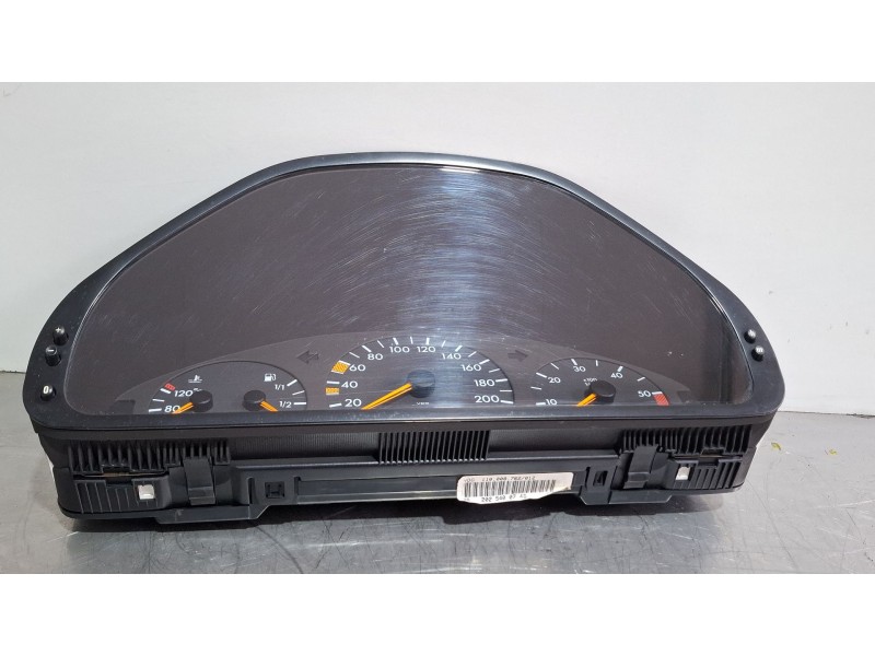 Recambio de cuenta kilometros para mercedes-benz 250d referencia OEM IAM 2025400748  