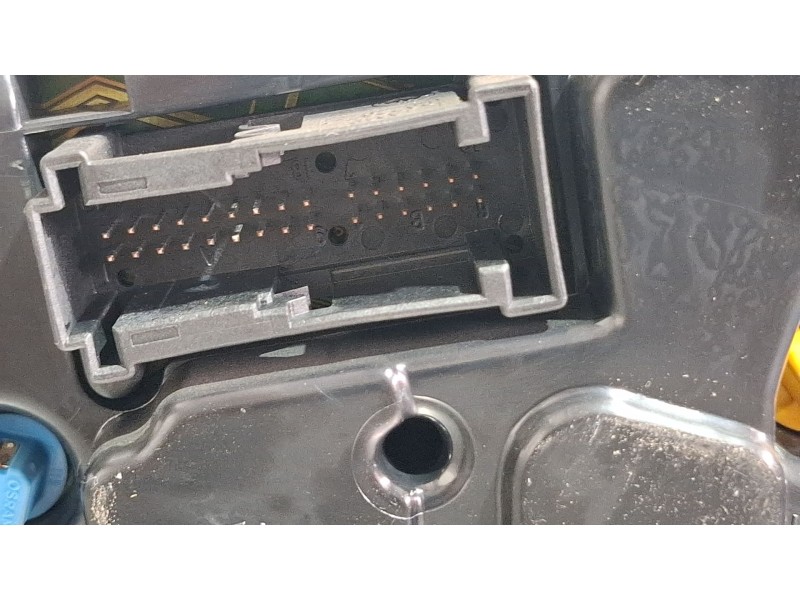 Recambio de cuenta kilometros para mercedes-benz 250d referencia OEM IAM 2025400748  