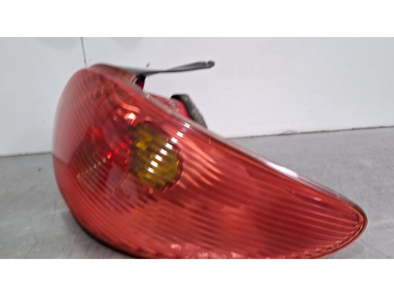 Recambio de piloto trasero derecho para peugeot 206 referencia OEM IAM   