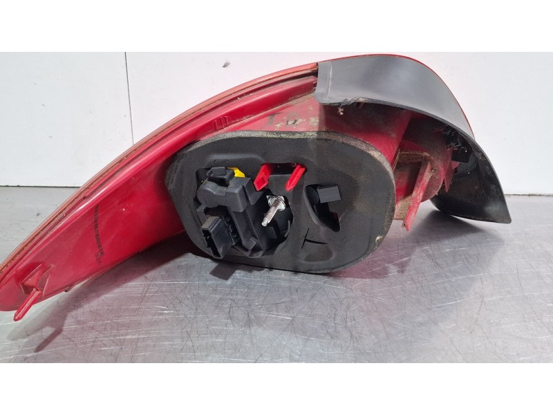 Recambio de piloto trasero derecho para peugeot 206 referencia OEM IAM   