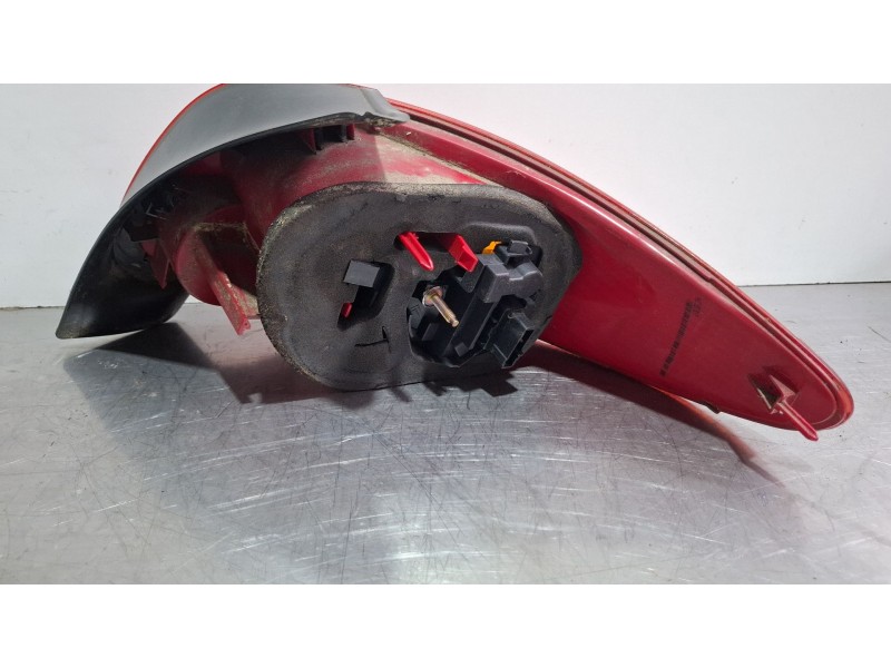 Recambio de piloto trasero izquierdo para peugeot 206 referencia OEM IAM   