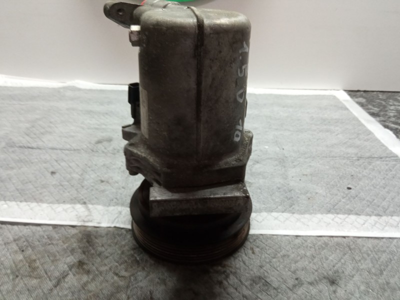 Recambio de compresor aire acondicionado para renault fluence referencia OEM IAM 8201025121  