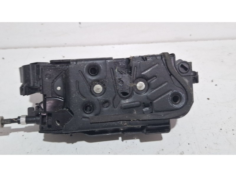 Recambio de cerradura puerta delantera derecha para seat león referencia OEM IAM 5TB837016C  