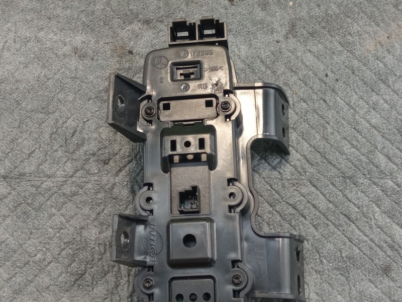 Recambio de mando elevalunas delantero izquierdo para mercedes benz c220 referencia OEM IAM   