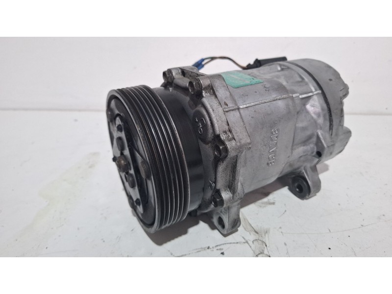Recambio de compresor aire acondicionado para seat toledo referencia OEM IAM 1J0820803A / SA7V16  