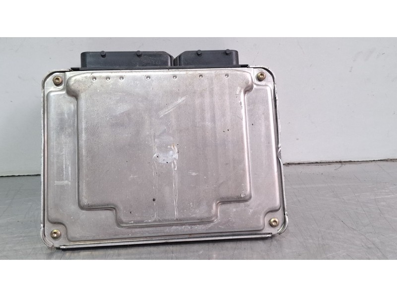 Recambio de centralita motor para volkswagen golf referencia OEM IAM 038906012K / 0281010111  