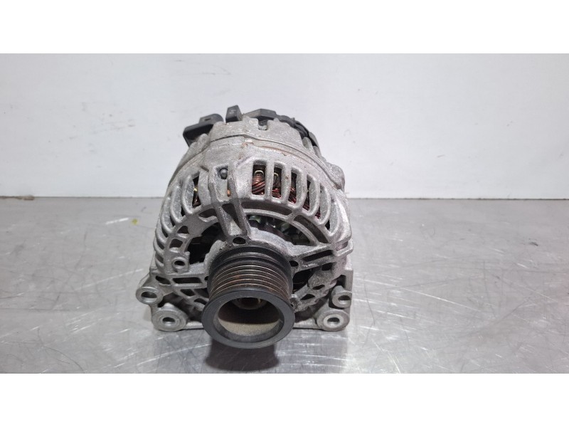 Recambio de alternador para seat ibiza ii referencia OEM IAM 037903025M  