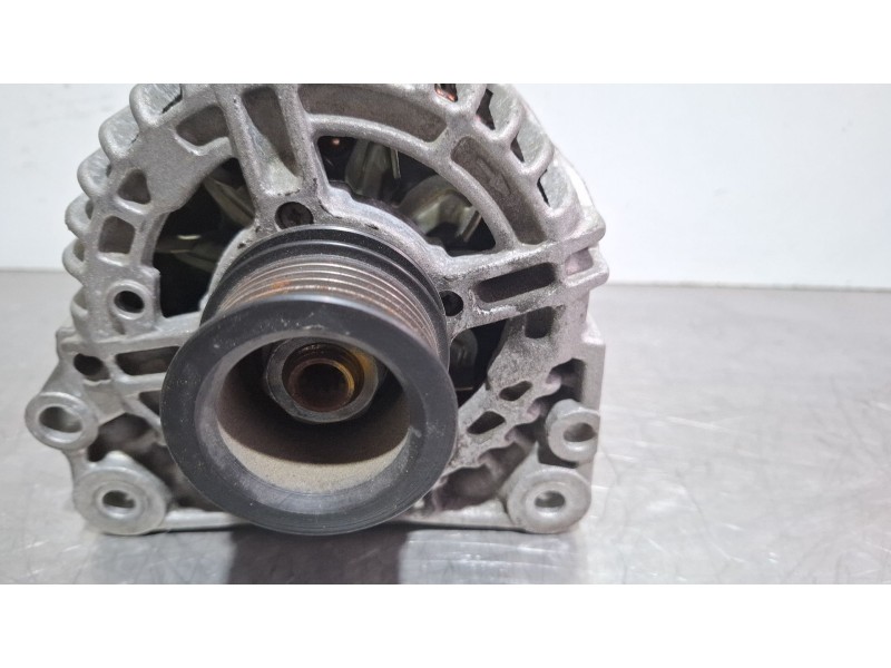 Recambio de alternador para seat ibiza ii referencia OEM IAM 037903025M  