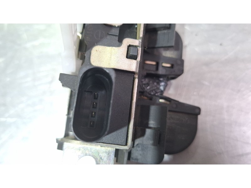 Recambio de cerradura maletero / porton para seat ibiza ii referencia OEM IAM 6J4827505B  