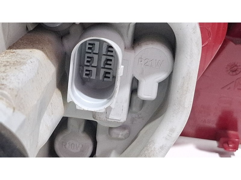 Recambio de piloto trasero derecho para seat ibiza ii referencia OEM IAM O283934107  