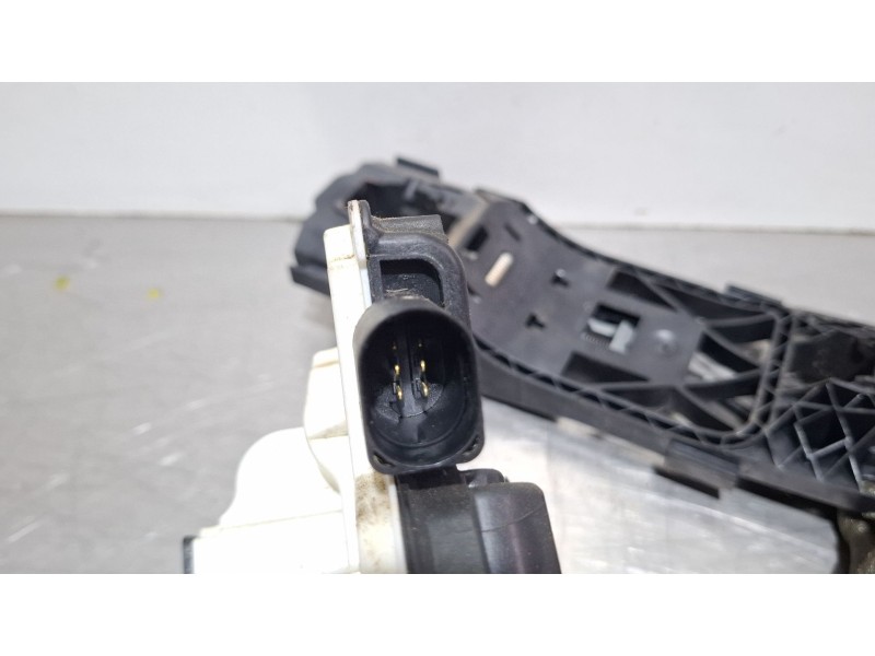 Recambio de cerradura puerta delantera derecha para seat ibiza ii referencia OEM IAM 16A-5N1837016E  