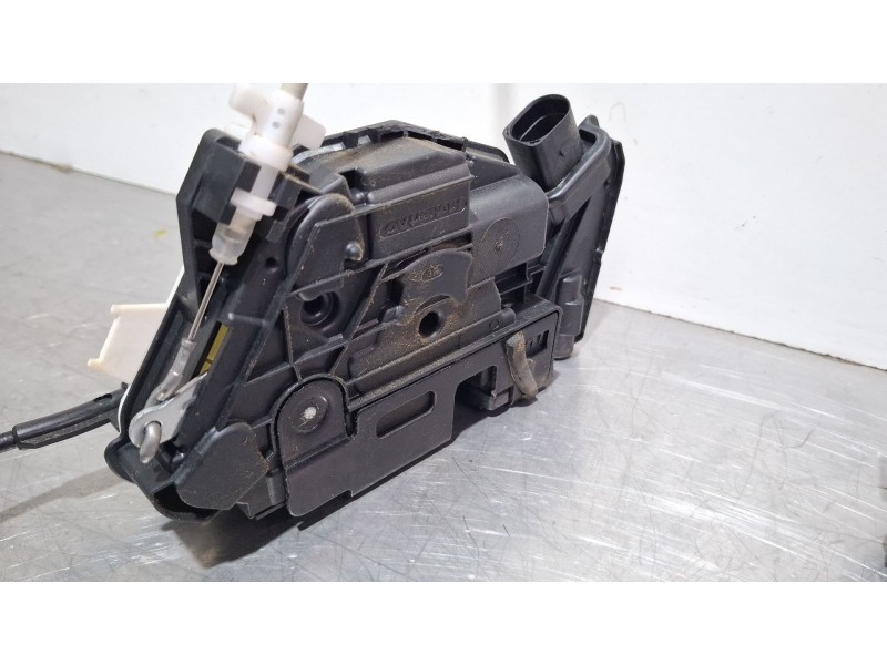 Recambio de cerradura puerta delantera derecha para seat ibiza ii referencia OEM IAM 16A-5N1837016E  