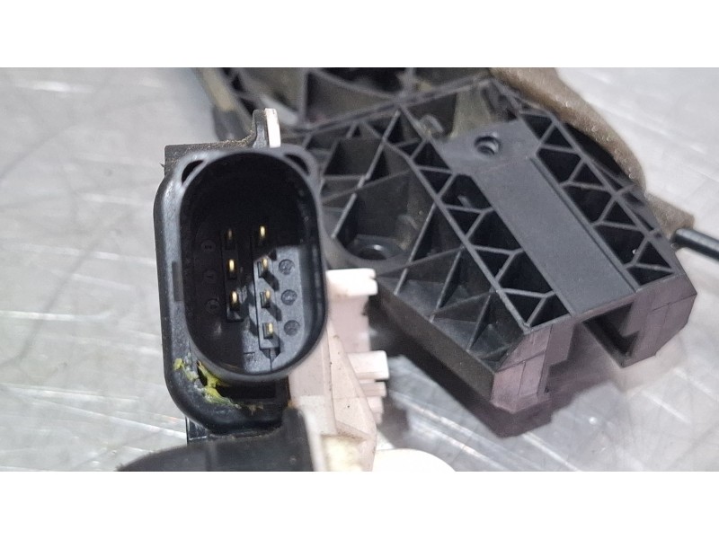 Recambio de cerradura puerta delantera izquierda para seat ibiza ii referencia OEM IAM 15A-5N1837015E  