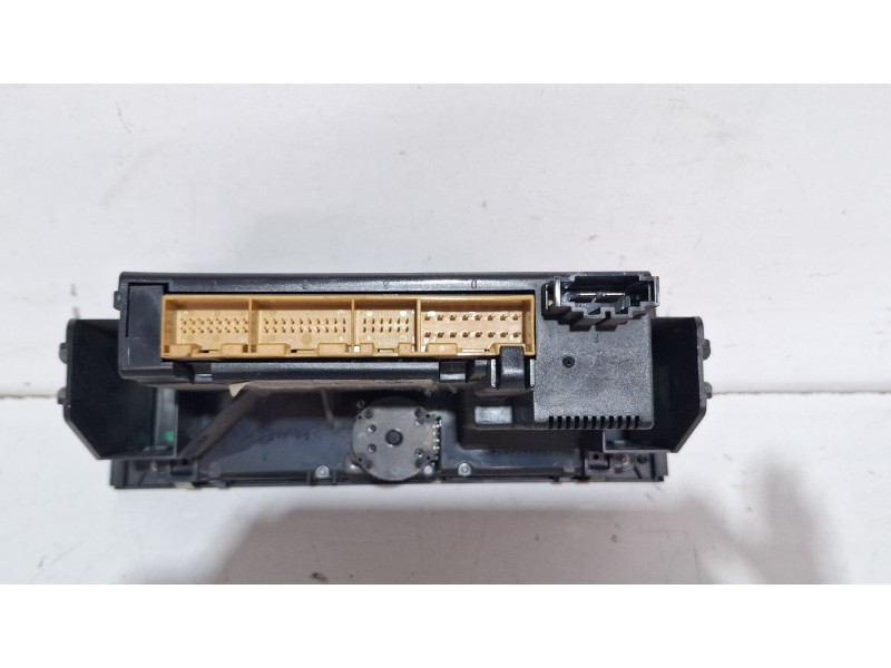 Recambio de mando climatizador para audi a3 referencia OEM IAM 8L0820043H  
