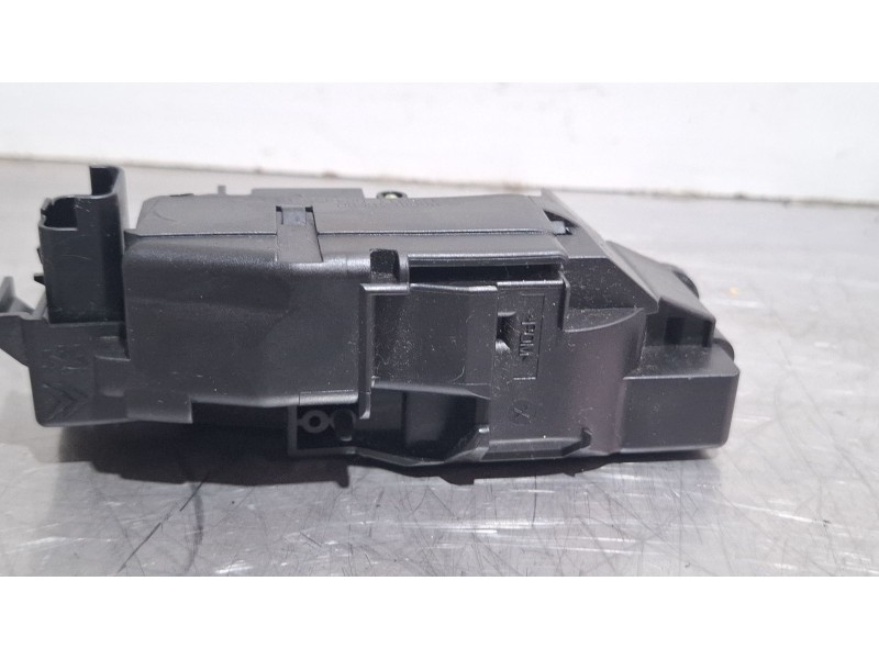 Recambio de cerradura maletero / porton para citroën c4 referencia OEM IAM 9684648680  
